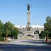 Фермери от цялата страна на пазар край Дунав