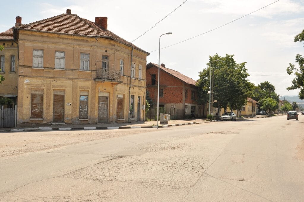 Села включват и учениците в пролетното почистване 2 Rujinci 010 1