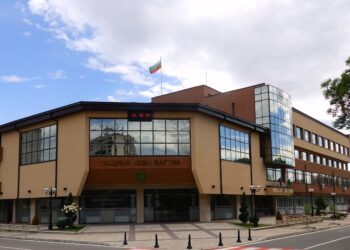 Руският посланик открива паметник на Освобождението в Нова Загора