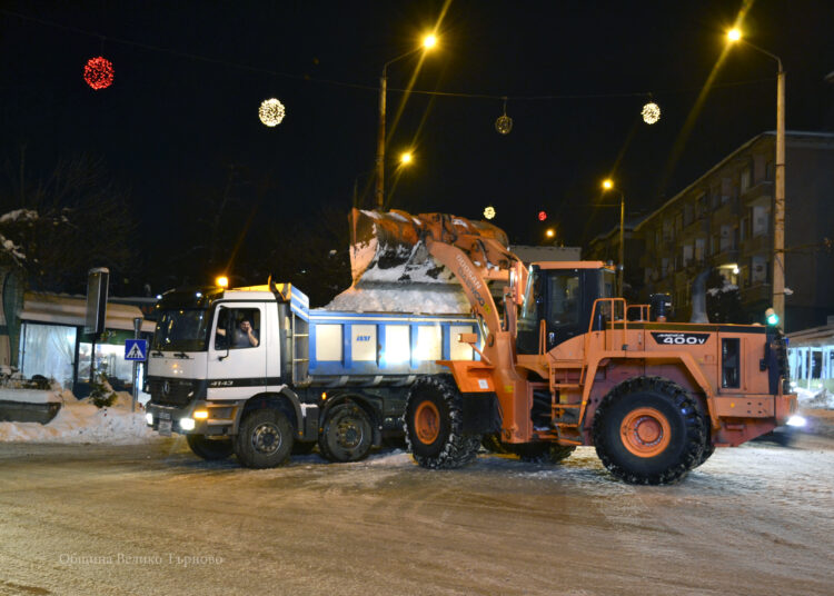 Пускат фадроми срещу снега във Велико Търново 1 SP2 1