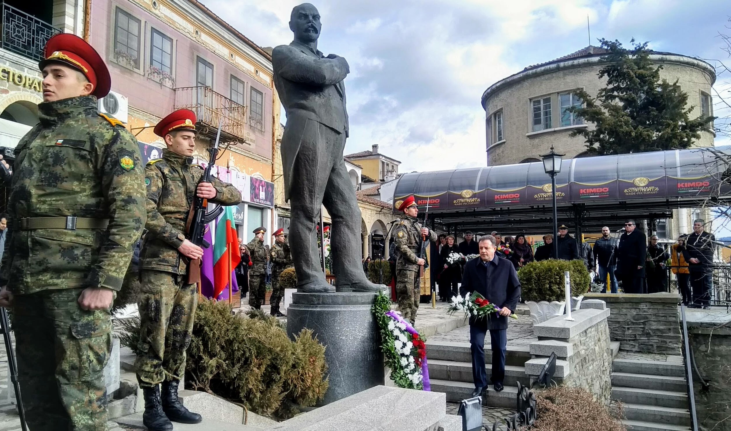 Велико Търново се поклони пред паметта на Стефан Стамболов 8 Велико Търново се поклони пред паметта на Стефан Стамболов