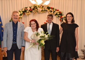 Кмет кумува на приятели