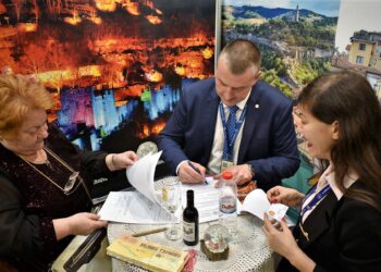 Търново оживя на най-голямото туристическо изложение в Румъния