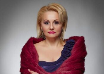 Тони Димитрова с грандиозен спектакъл във Велико Търново