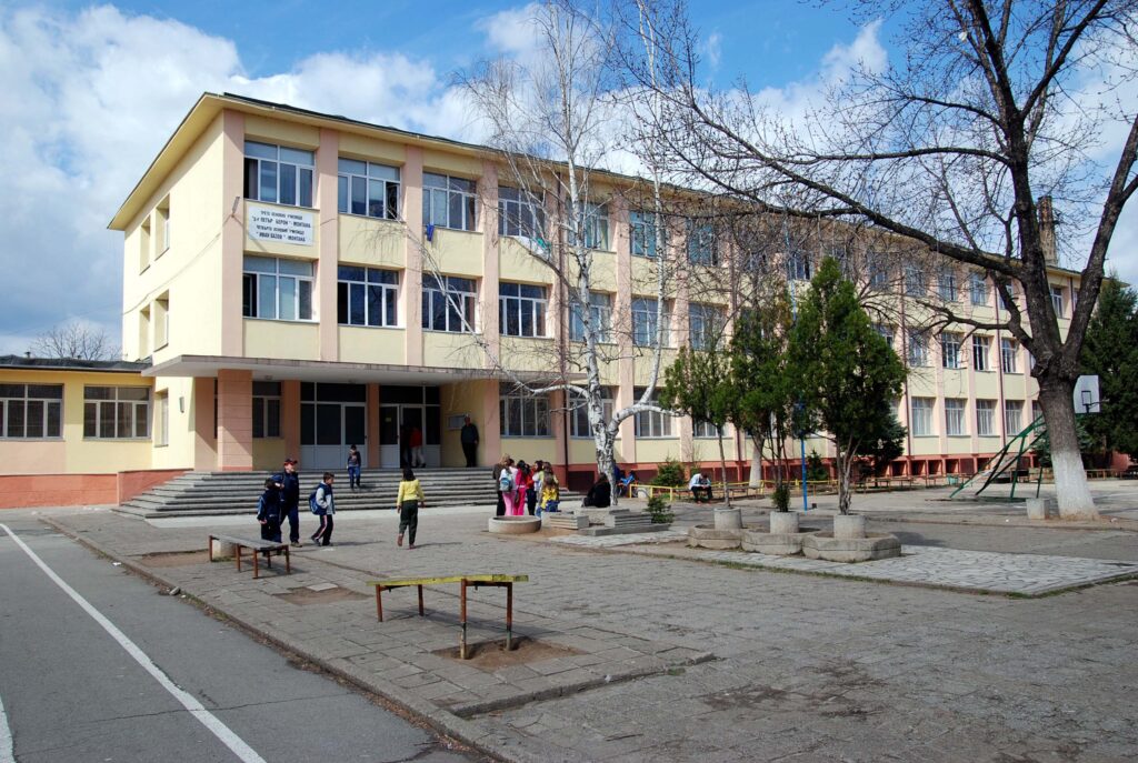 В Монтана търсят 35 учители 2 U4iliste 005