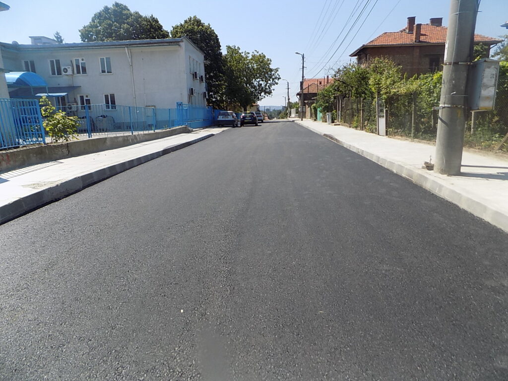Лом посреща Коледа с 4 нови и 31 обновени улици 1 Ulici remont 1