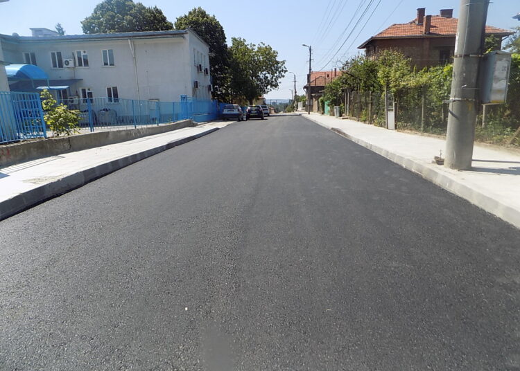 Лом посреща Коледа с 4 нови и 31 обновени улици 1 Ulici remont 1