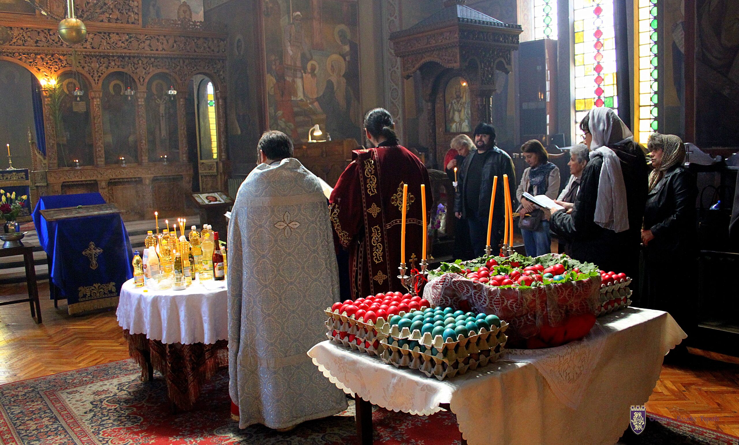 Подаряват на великотърновци 2700 осветени великденски яйца