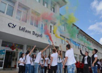 Общината във Вършец награди най-добрите си абитуриенти