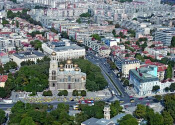 Снимки на филм затварят варненски улици