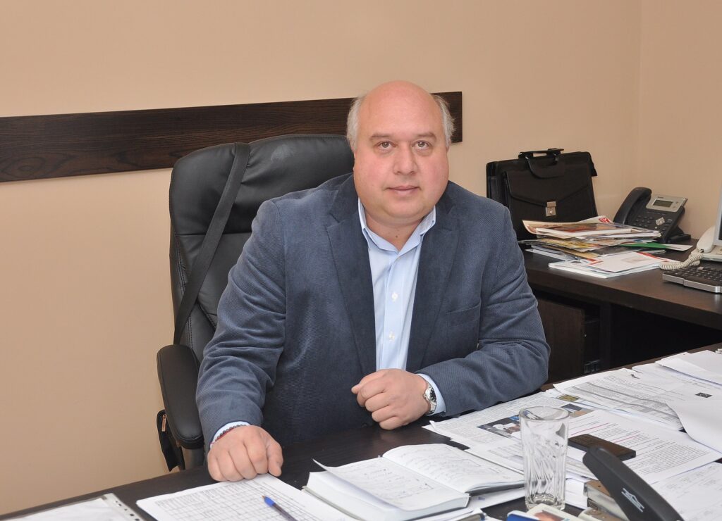 Лазаров