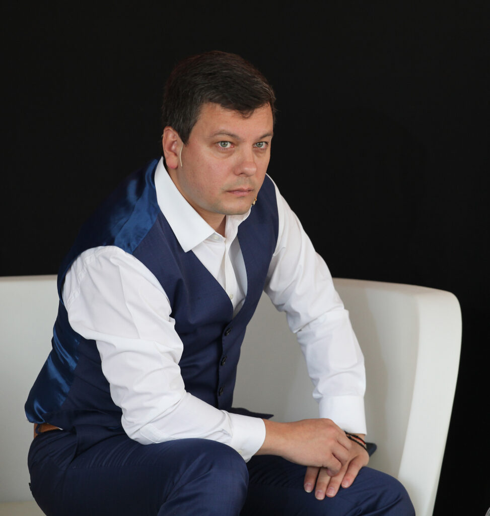 Боян Томов: Всички ученици трябва да имат достъп до технологиите 1 ОТ А ДО ... БОЯН ТОМОВ СНКРСВРАКОВ 7