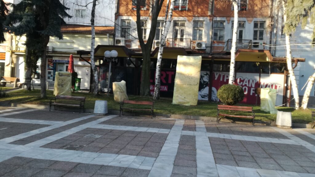 кю