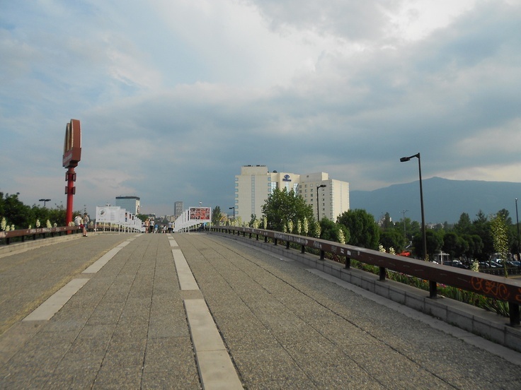 Закриват за 3 дни спирката под Моста на влюбените 1 на влюбените