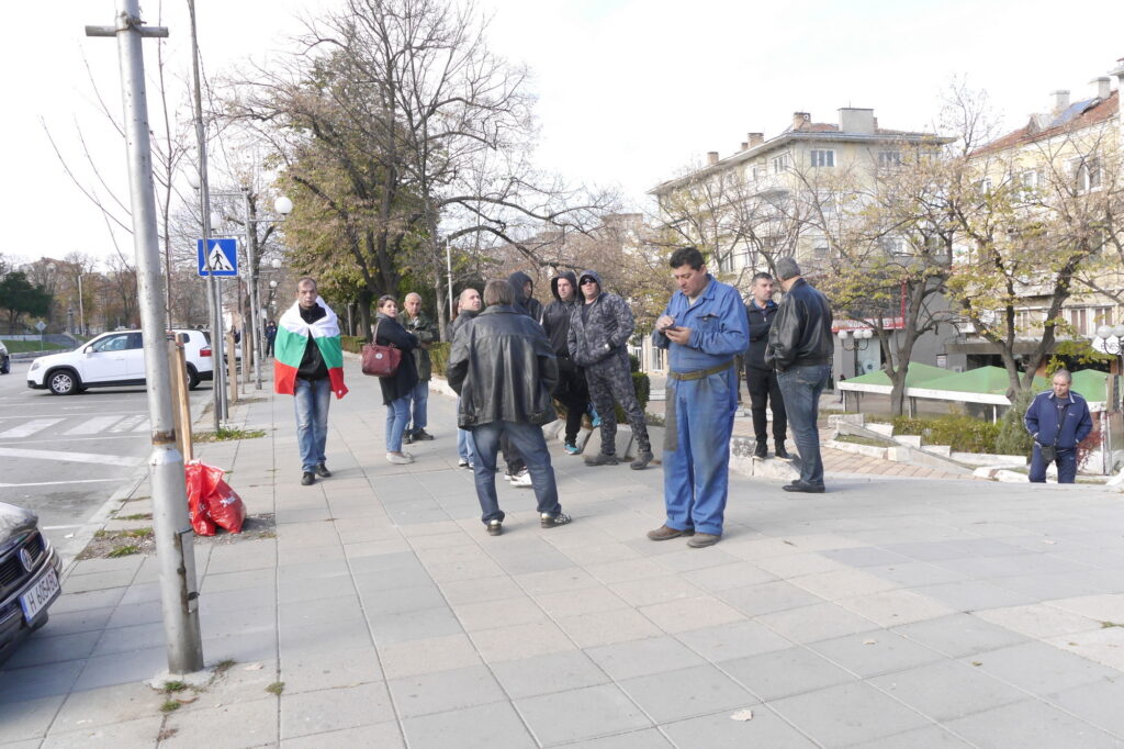 Малцина шуменци излязоха на протест за по-добри условия на живот 1 протест