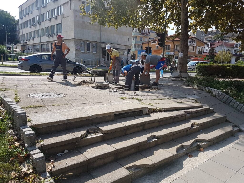 Разград приема заявления от наематели на затворени обекти 1 стъпала
