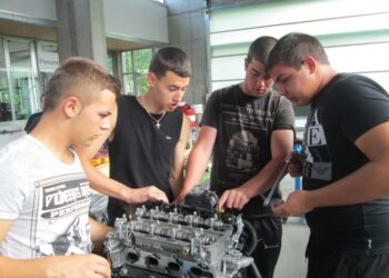 Повече фирми наемат ученици за дуално обучение в Кюстендилско