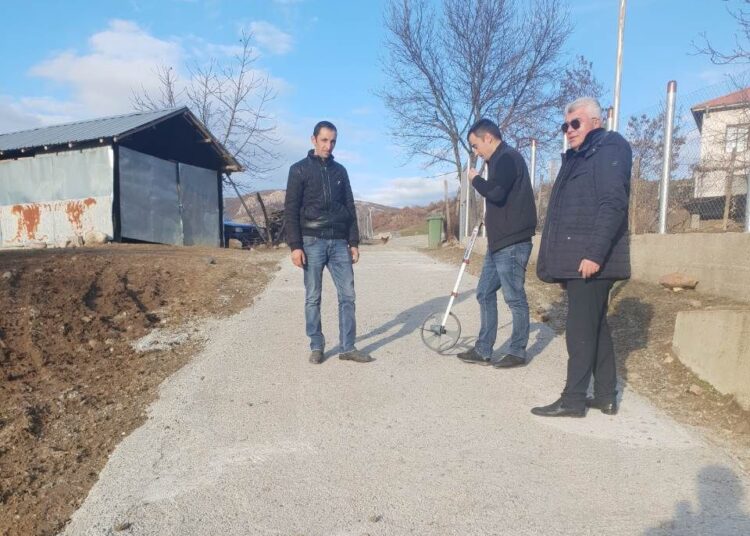 1 300 кубика бетон укрепиха 20 улици в 14 населени места в община Момчилград 1 Момчилград 1