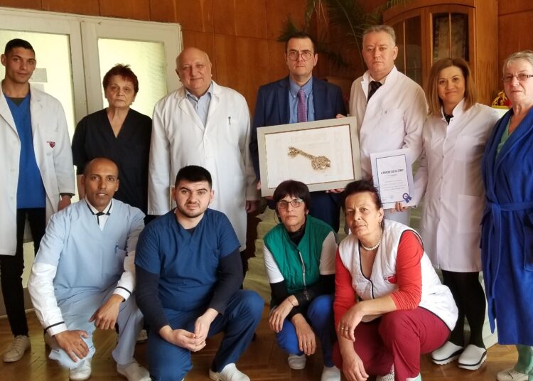Столичанин дари матраци за хоспис в Родопите 1 дерение