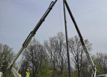 Монтират LED лампи на входовете на Кърджали