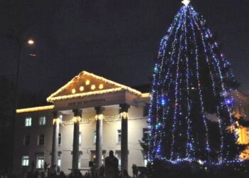С хоро и червено вино Кърджали посреща Новата 2020