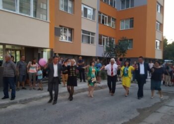 Курбан и хоро за първия саниран блок в Кърджали