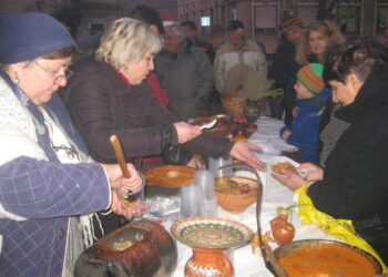 Живи огнища и народна кухня на площада пред Мадоната