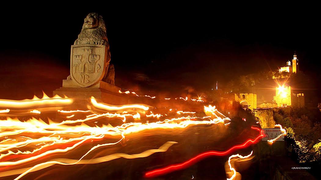 Хиляди на Царевец за Благодатния огън