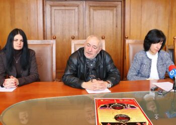 Царевец посреща Годината на петела с императорско шоу