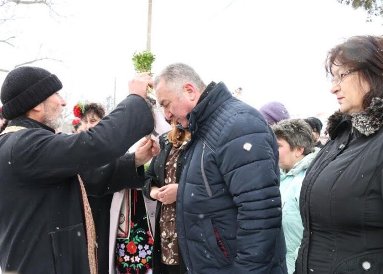 Кметът на Видин заряза лозе в Капитановци 1 D0 92 D0 B8 D0 B4 D0 B8 D0 BD D0 BB D0 BE D0 B7 D1 8F