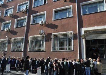 Опашки пред данъчното под тепетата заради 5% отстъпка
