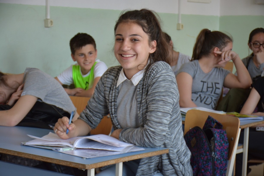 Поканиха за студентка шестокласничка от Симитли 9 Поканиха за студентка шестокласничка от Симитли