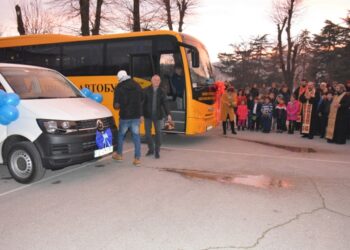 Нов автобус вози ученици в Симитли