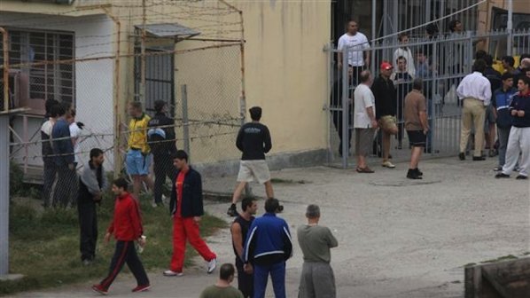 Телевизия и дискотека на лимонада в затвора за ЧНГ