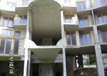 Продават крокодилския комплекс край морето за 10,2 млн. лв.