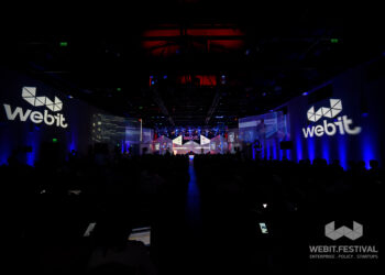 Строят спешно нова зала заради огромния интерес към Webit