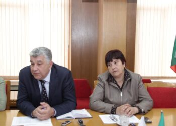 Санират четири блока без пари в града на Волов