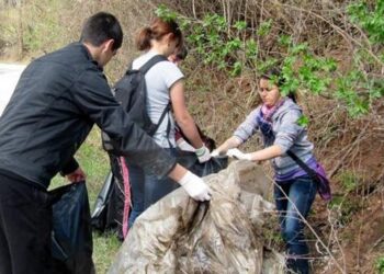 В Перник започна пролетното почистване