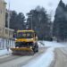 Снегът в Търново продължава да трупа, 20 машини чистят града