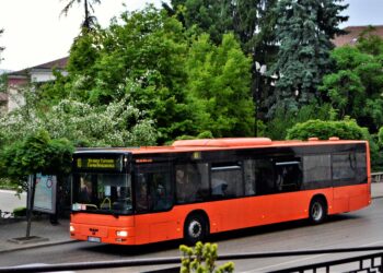 Сменят пластмасовите табели с електронни в търновските автобуси
