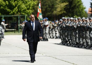 Борисов обеща помощ за висшето военновъздушно училище