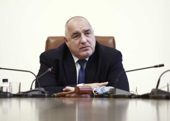 Всяка община да решава за връщане към онлайн обучение