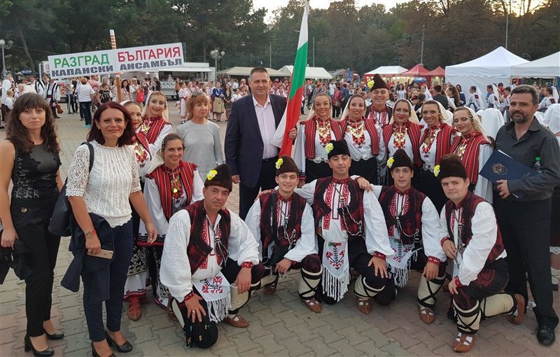 Кмет и фолклористи на празника на побратимения Кълъраш 1 кълъраш