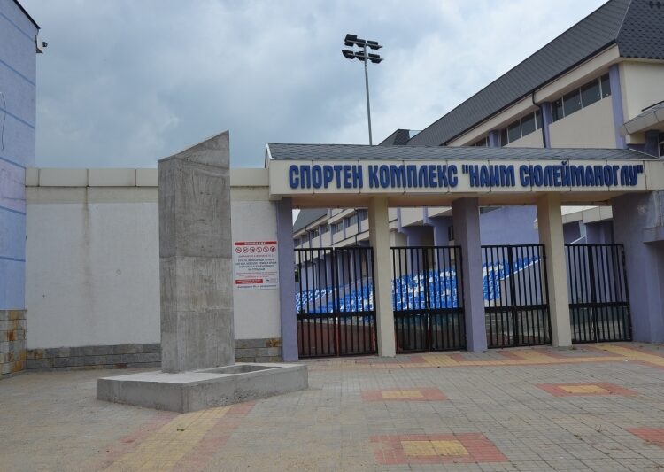Паметник на Наим Сюлейманоглу откриват в Момчилград 1 Наим