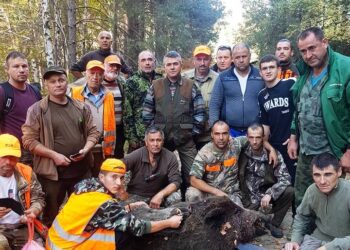 200-килограмов глиган отстреляха ловци