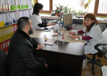 Преглеждат неосигурени пациенти в два шуменски квартала