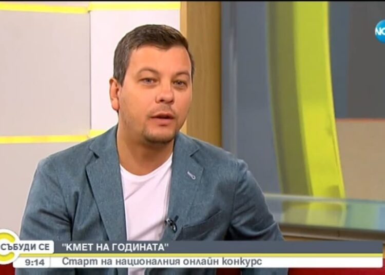 Томов