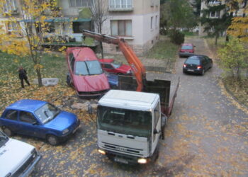 В Берковица вдигат изоставените автомобили