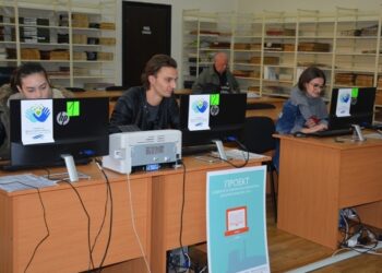 Енергетици дариха книги и компютри на библиотеката в Стара Загора