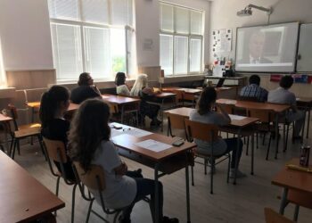 Родителите скочиха, не искат отваряне на училищата